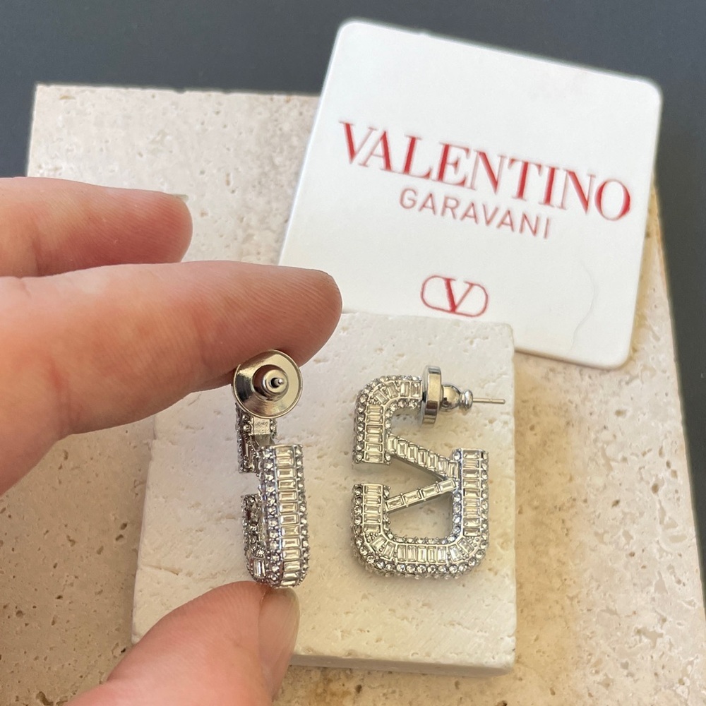 Valentino Garavani Crystal VLogo Drop Earrings Silver Rhinestone Statement Earri - Picture 2 of 3